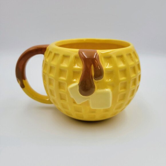Stranger Things Netflix Ceramic Mug Yellow Waffle Texture 18 oz NIB Cup Read - Picture 3 of 10